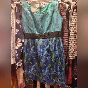 Elegant Blue and Green Patterned Dress